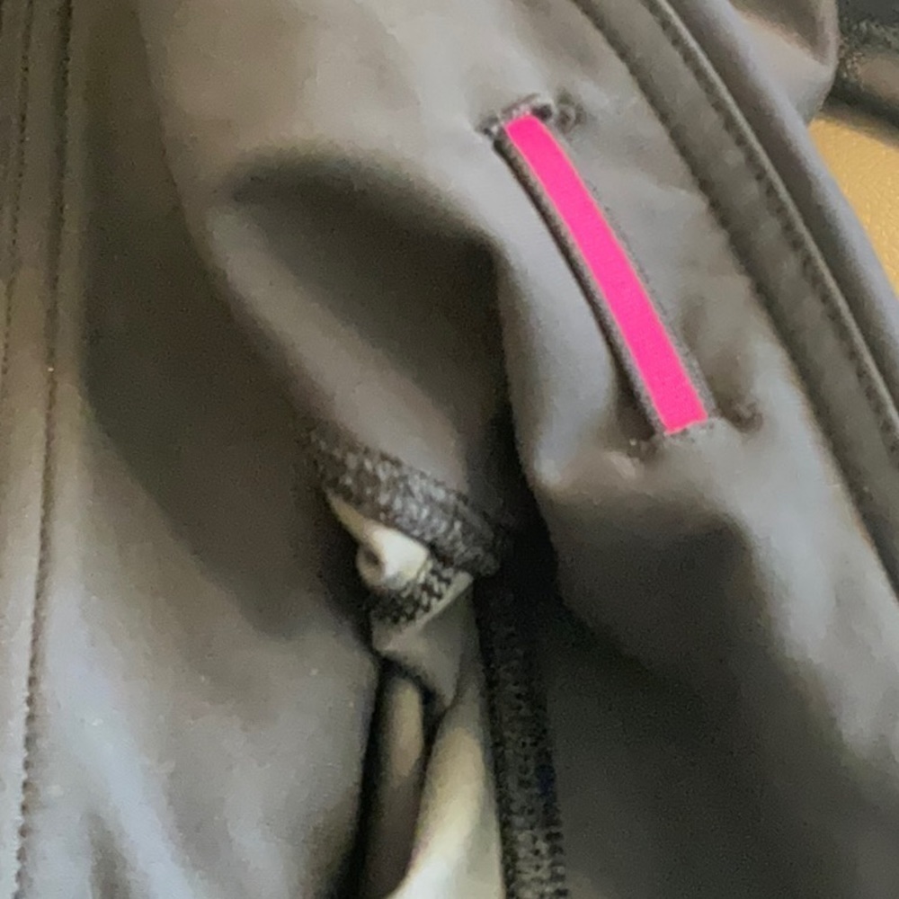 Lululemon camo black capri - Picture 9 of 11